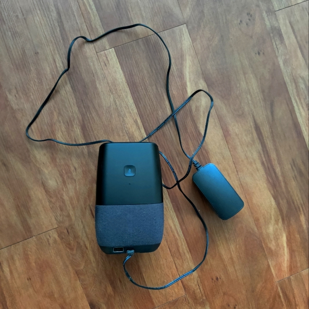 Speaker Bluetooth and alarm clock with Google assistant Insignia voice Smart